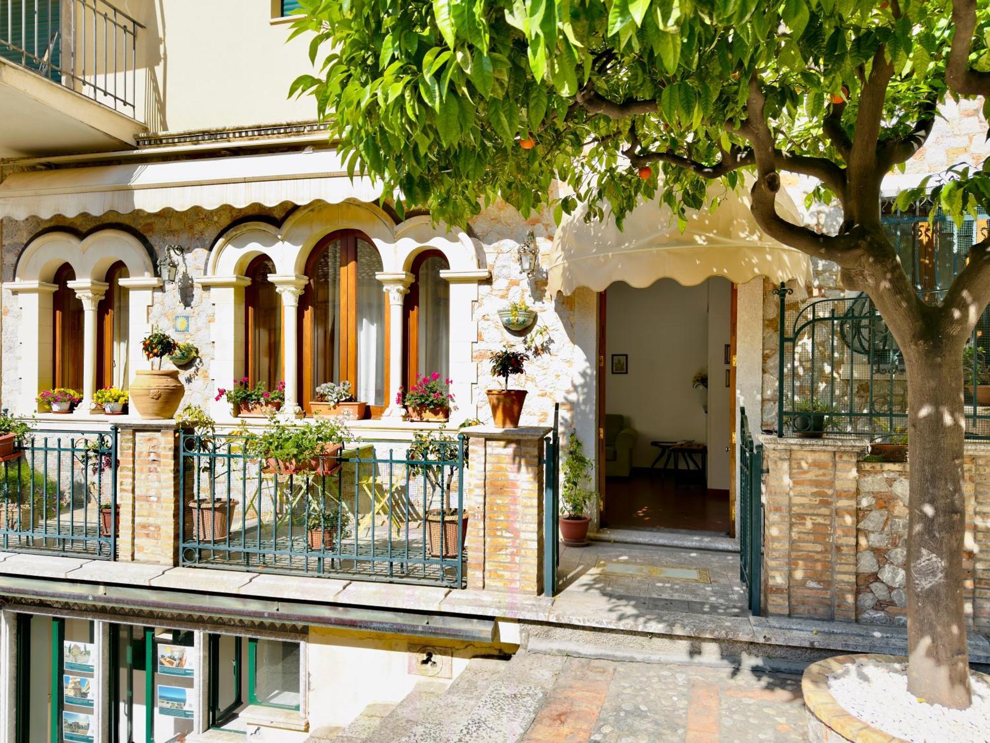Апартаменты Casa Caterina Таормина Экстерьер фото